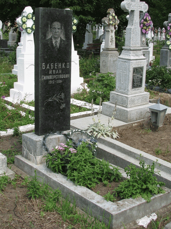 Grave after cleaning