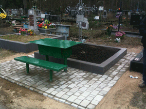 Grave after cleaning